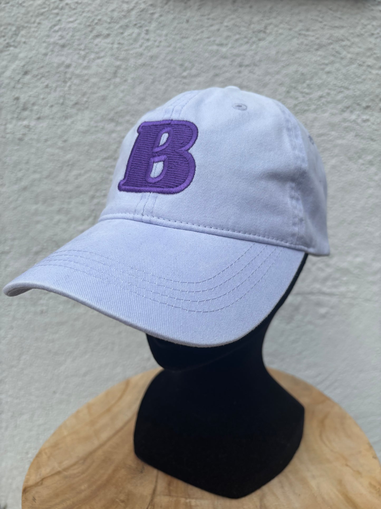 Casquette B de Bisette.