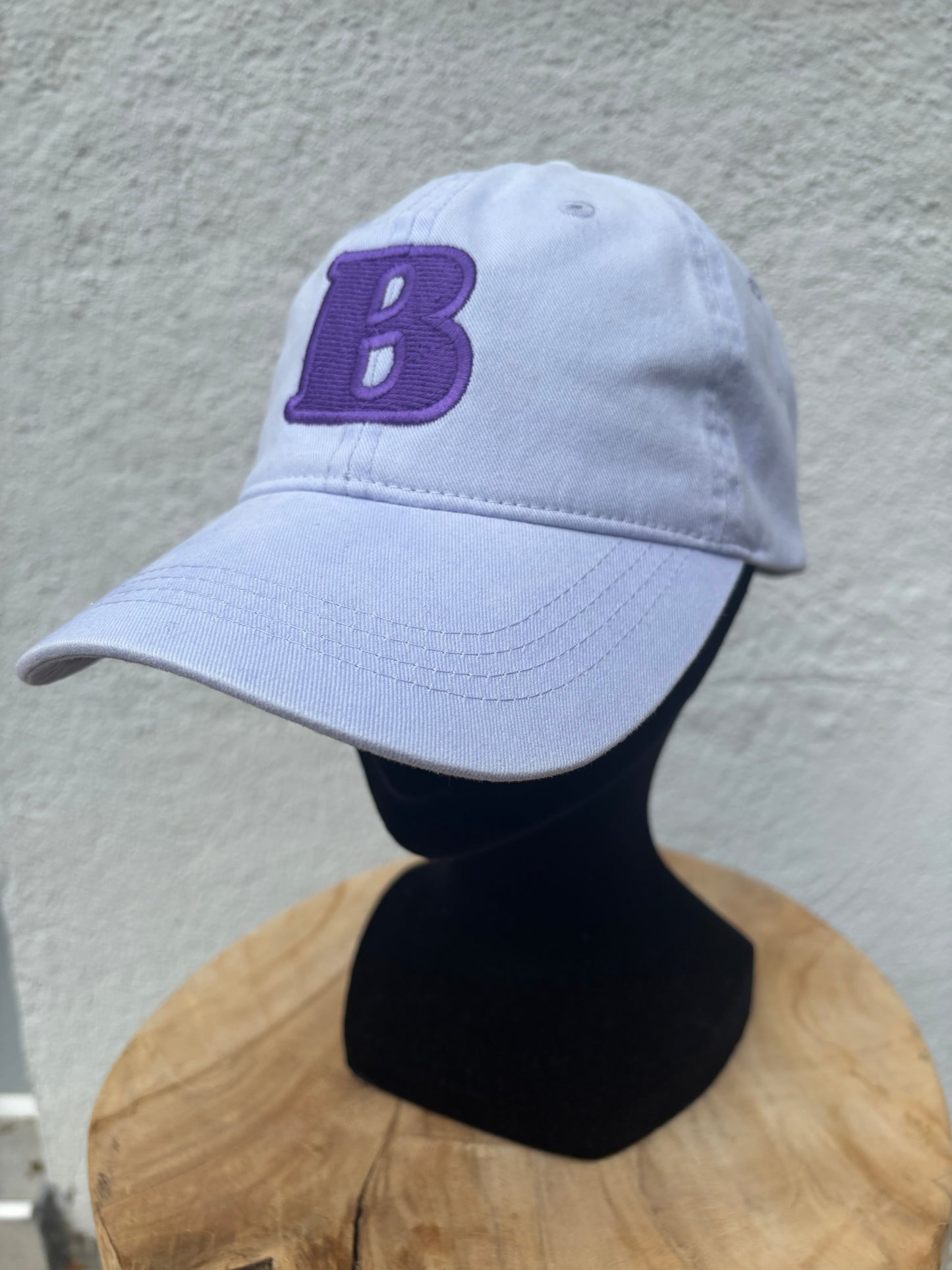Casquette B de Bisette.