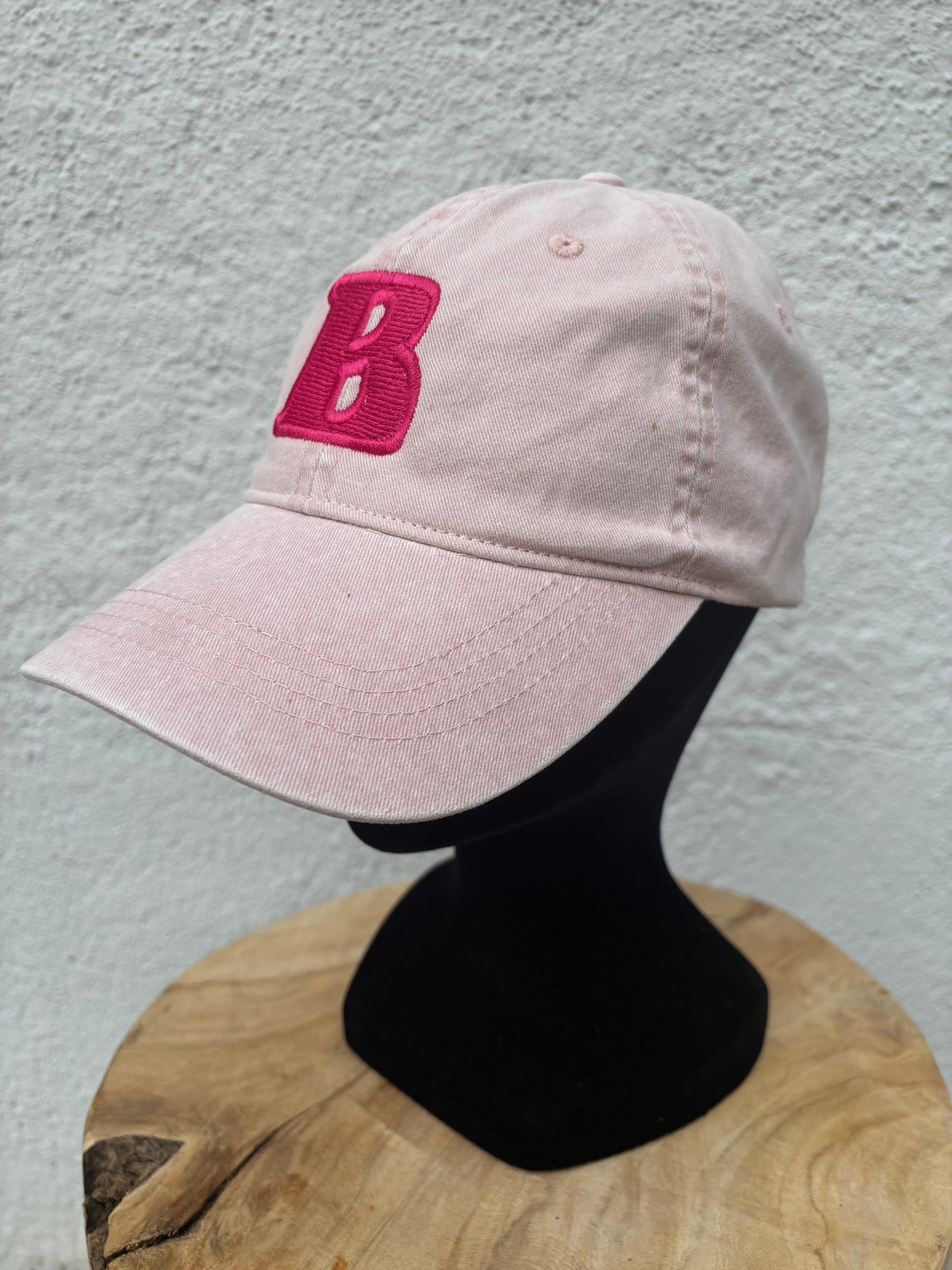 Casquette B de Bisette.