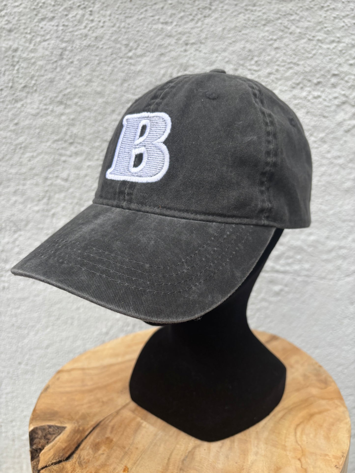 Casquette B de Bisette.