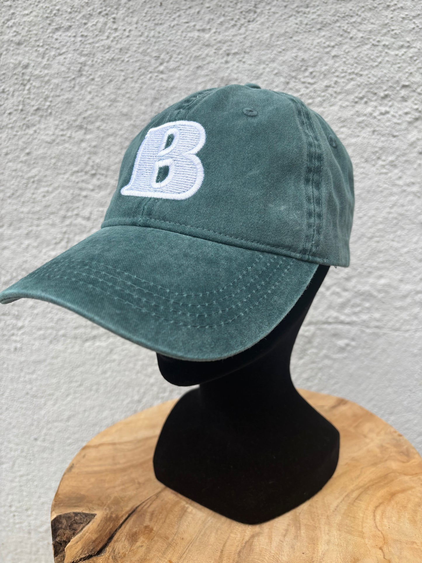 Casquette B de Bisette.