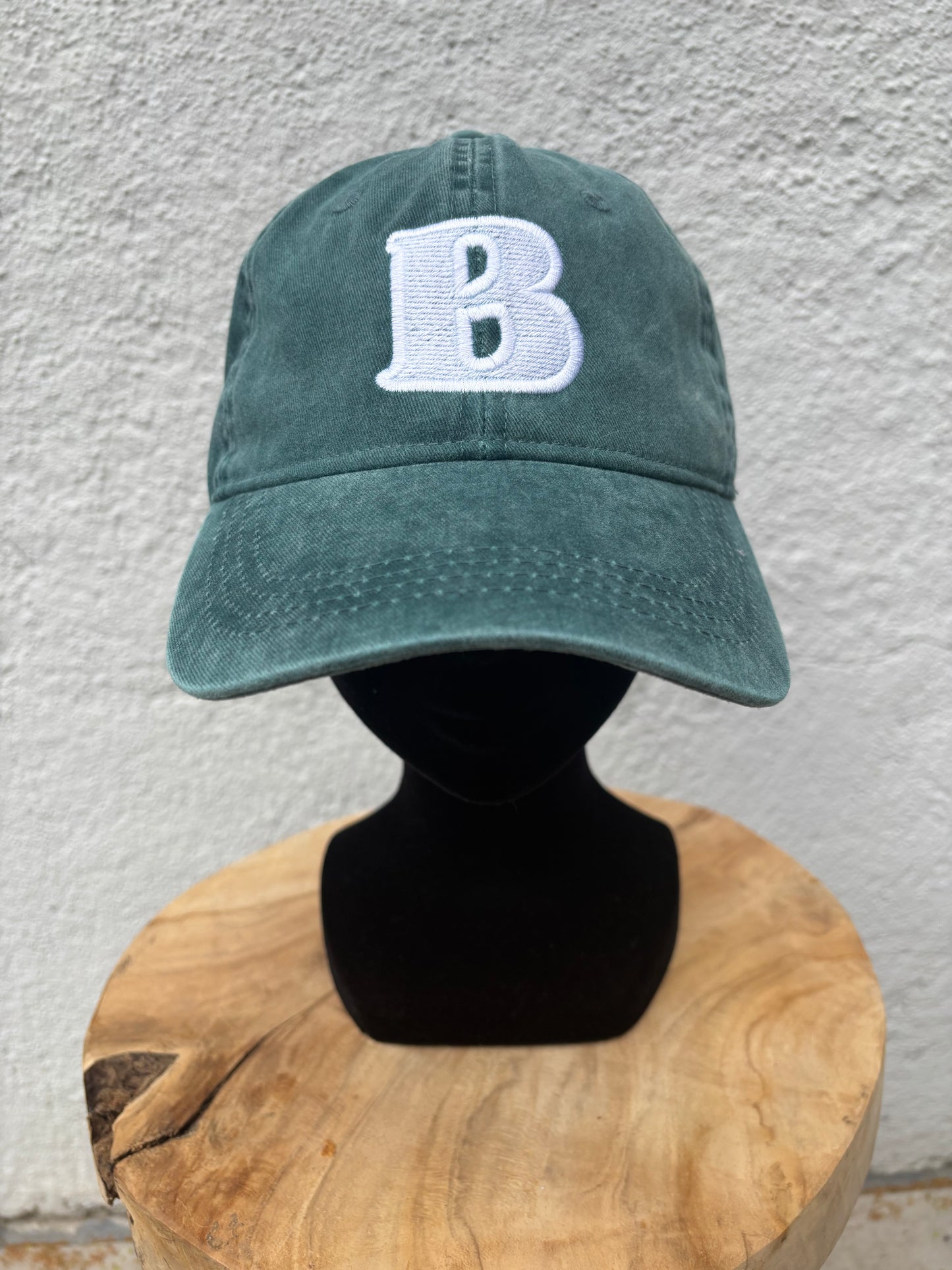 Casquette B de Bisette.